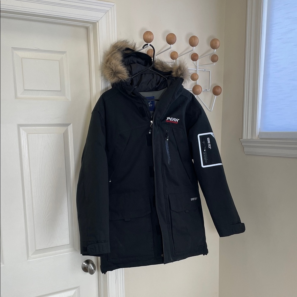 Peak Performance - Gore-Tex Thick Winter Jacket with Faux Fur - Black - S